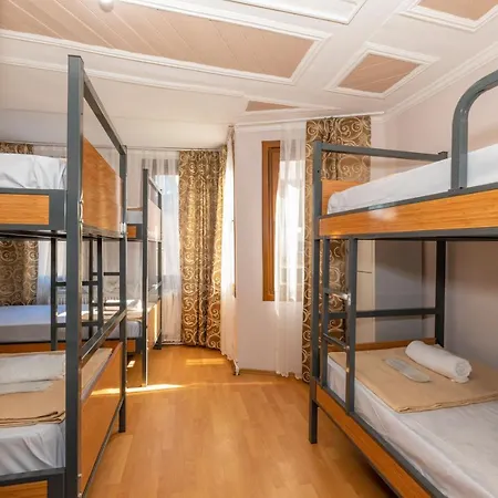 Taksim Wooden House 旅馆 *