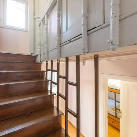 بيت شباب Taksim Wooden House اسطنبول