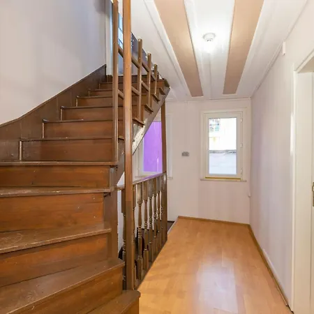 Taksim Wooden House * اسطنبول